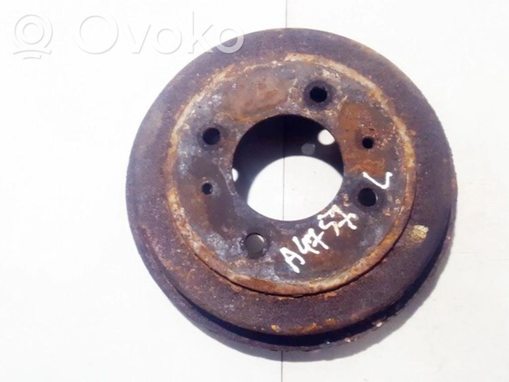 Tambour de frein arrière