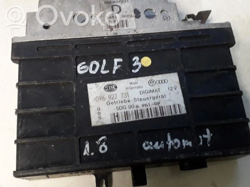 Volkswagen PASSAT B4 Sterownik / Moduł skrzyni biegów 