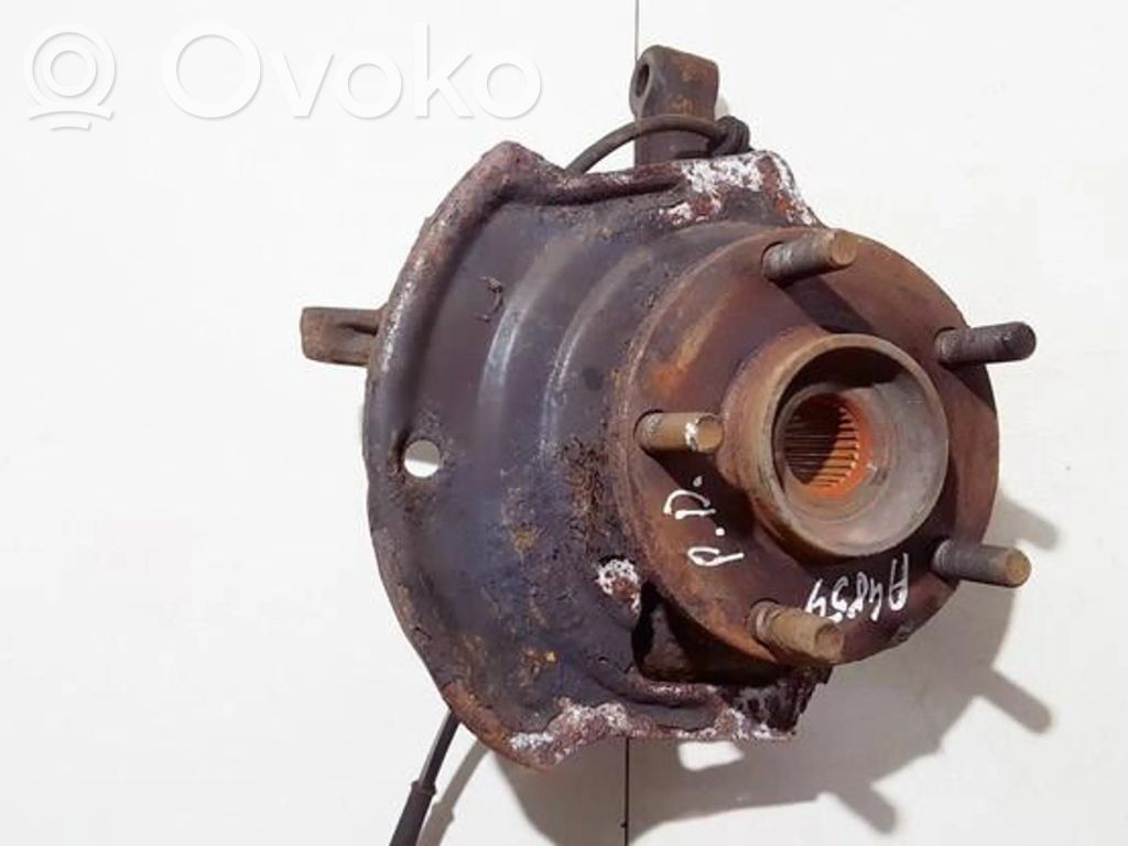 Nissan Almera Tino Fuzetă față 