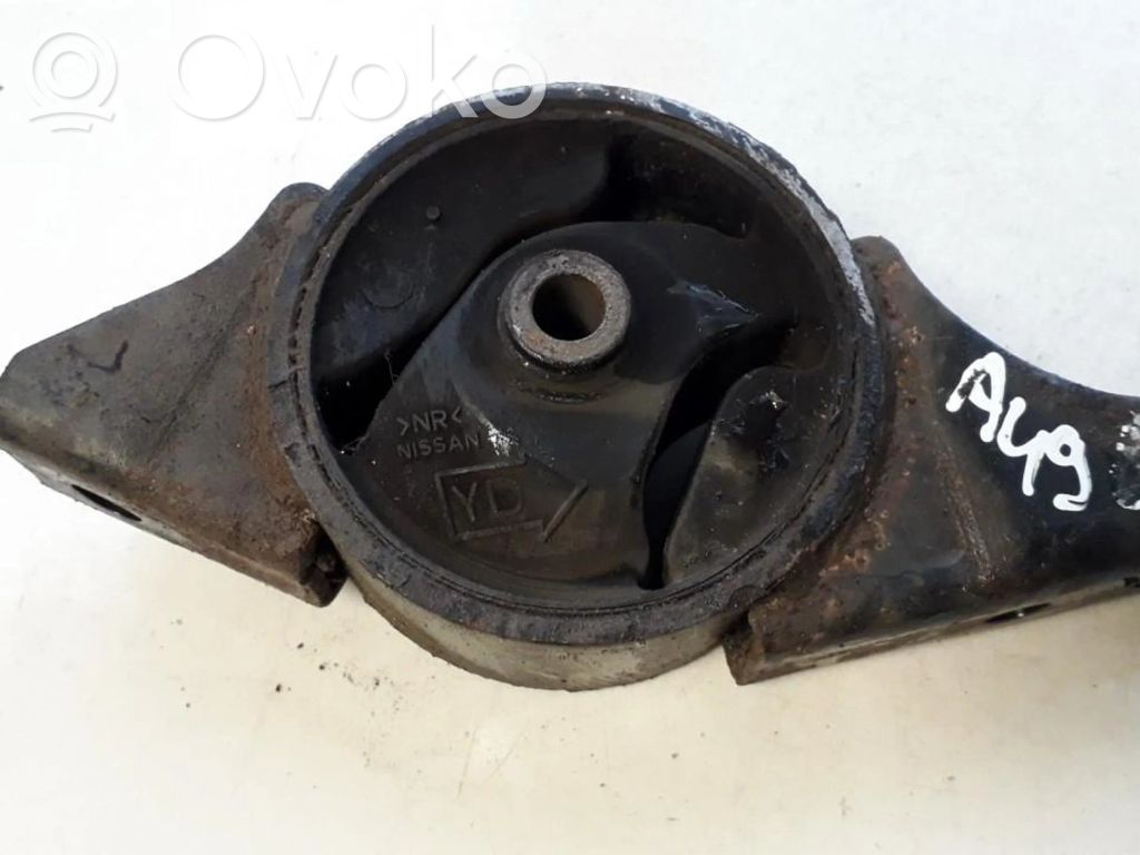 Nissan Almera Tino Wspornik / Mocowanie silnika 