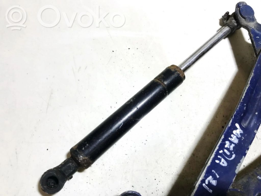 Mazda 121 Tailgate/trunk strut/damper 