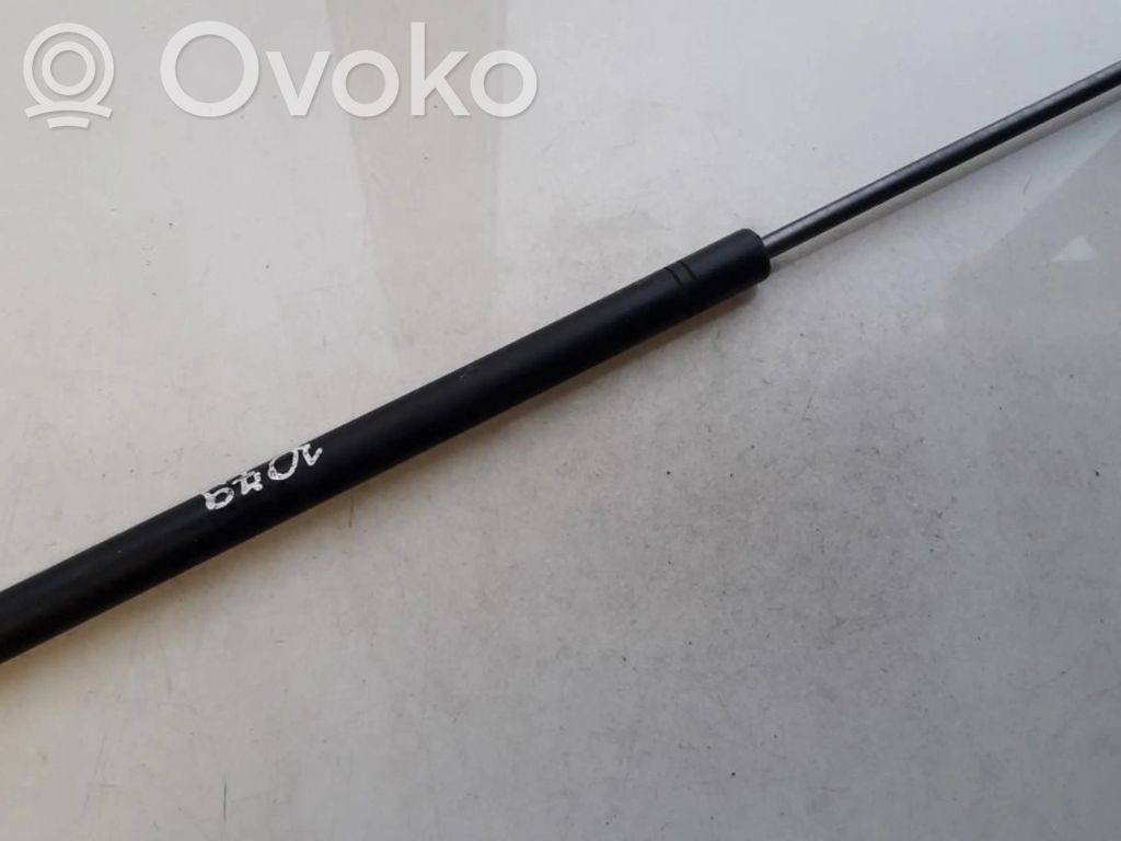 Opel Omega B1 Amortyzator klapy tylnej bagażnika 