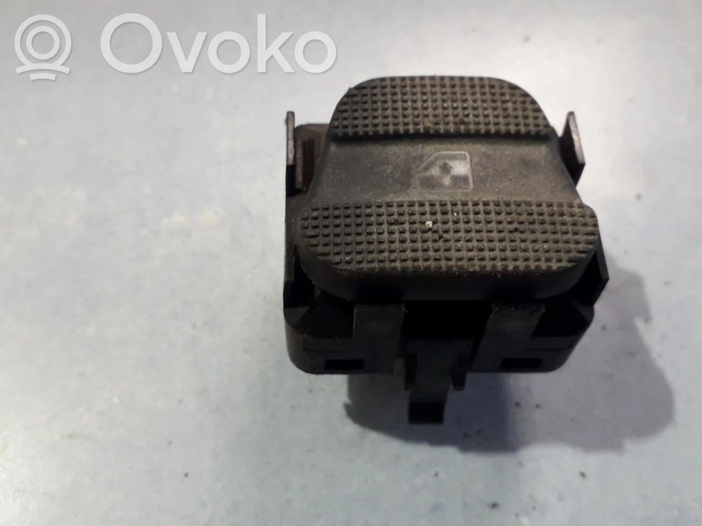 Volkswagen Golf III Przyciski szyb