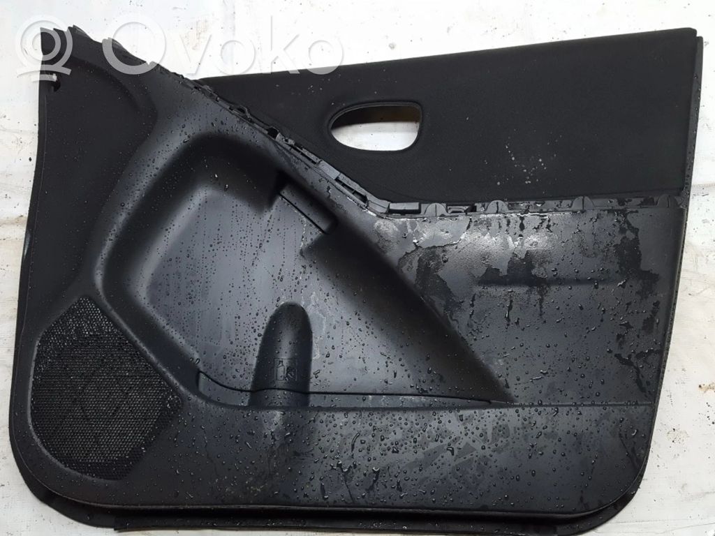 Toyota Yaris Boczki / Poszycie drzwi przednich 