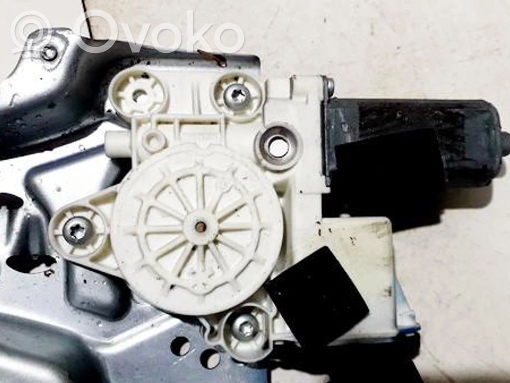 Opel Vectra C Motorino alzacristalli della portiera anteriore 