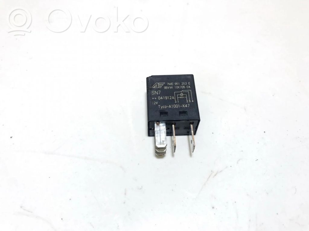 Muu rele   7M0951253C,95VW10K705EA,7M0951253C,95VW10K705EA