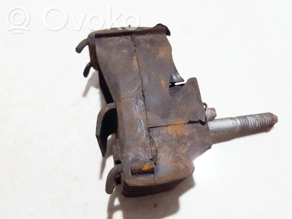 Supporto di montaggio del motore   307204H,307353A,307204H,307353A