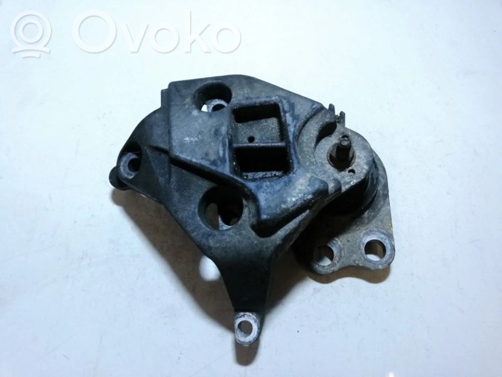 Renault Clio II Engine mounting bracket 