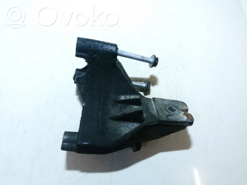 Opel Vectra B Engine mounting bracket 