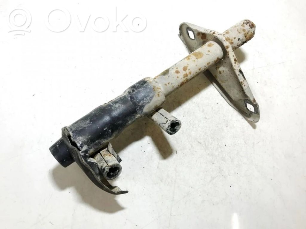 Audi A4 S4 B5 8D Staffa di rinforzo montaggio del paraurti posteriore 