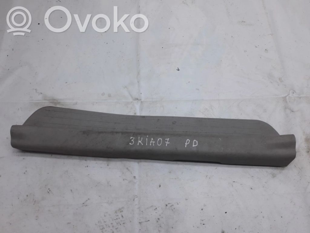 KIA Ceed Capac prag față