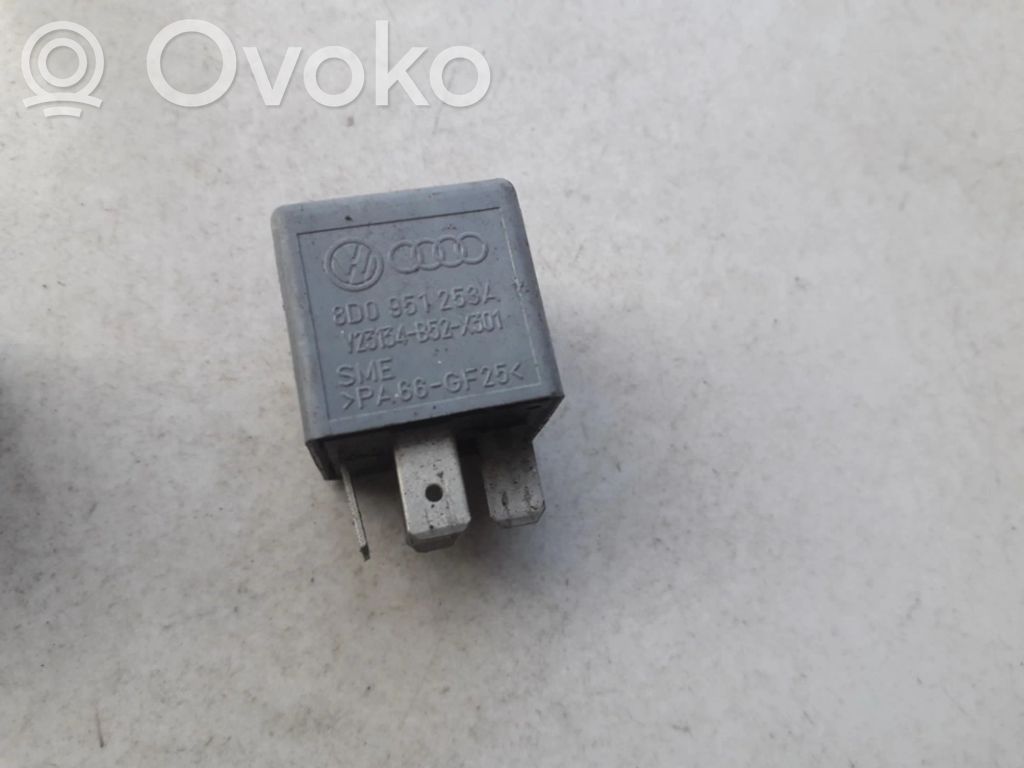 Altri relè   8D0951253A,8D0951253A