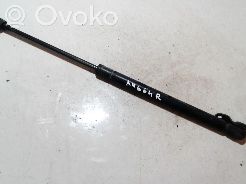 Volkswagen Polo III 6N 6N2 6NF Amortyzator klapy tylnej bagażnika 