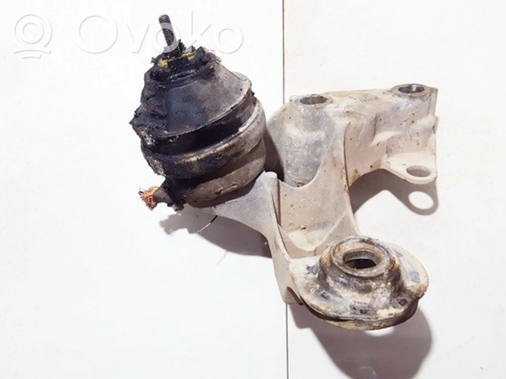 Support, suspension du moteur   4B0199352,4B0199352