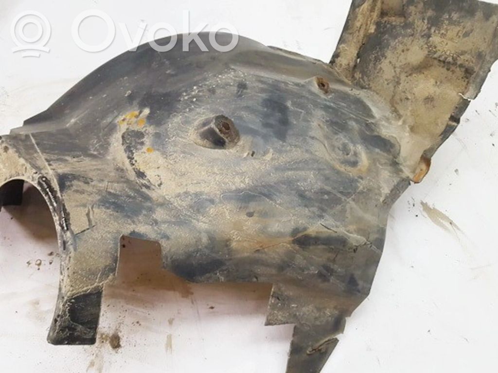 Mercedes-Benz C W203 Rivestimento paraspruzzi passaruota anteriore