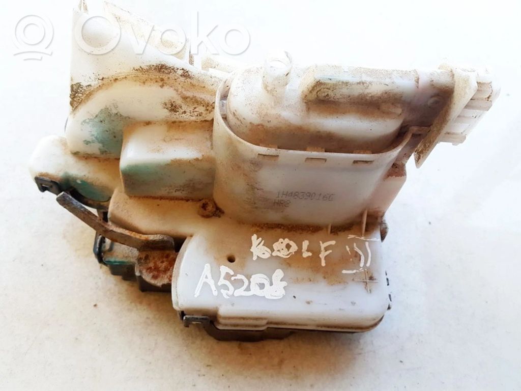 Volkswagen Golf III Takaoven lukko
