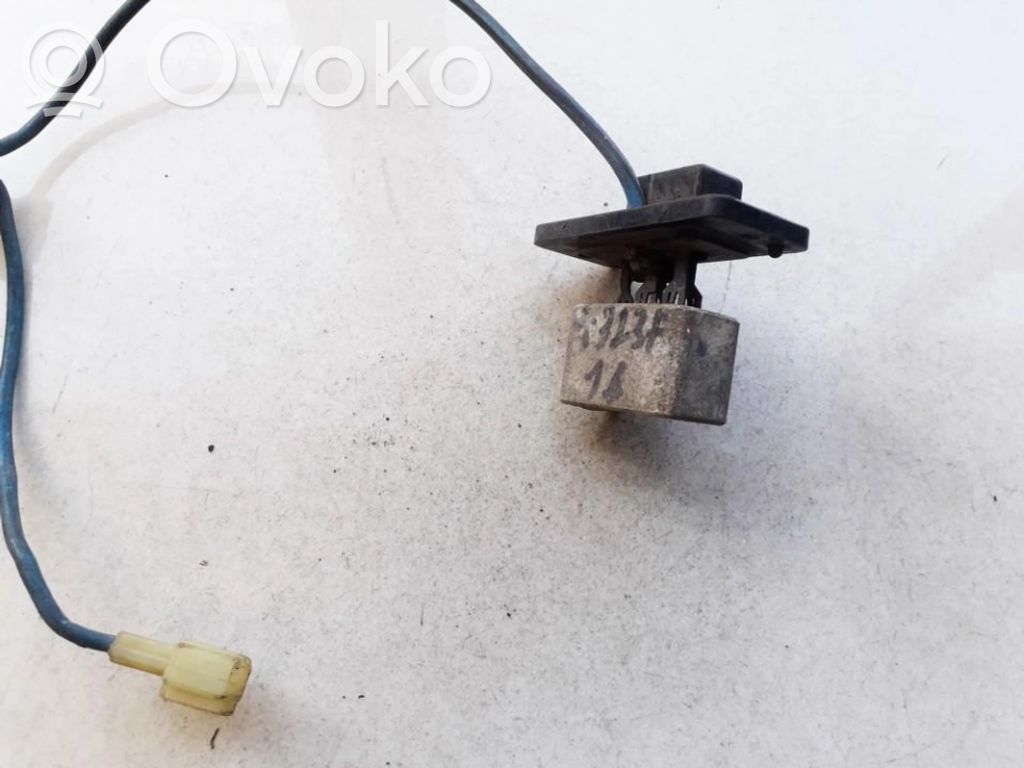 Mazda 323 F Lämpöpuhaltimen moottorin vastus