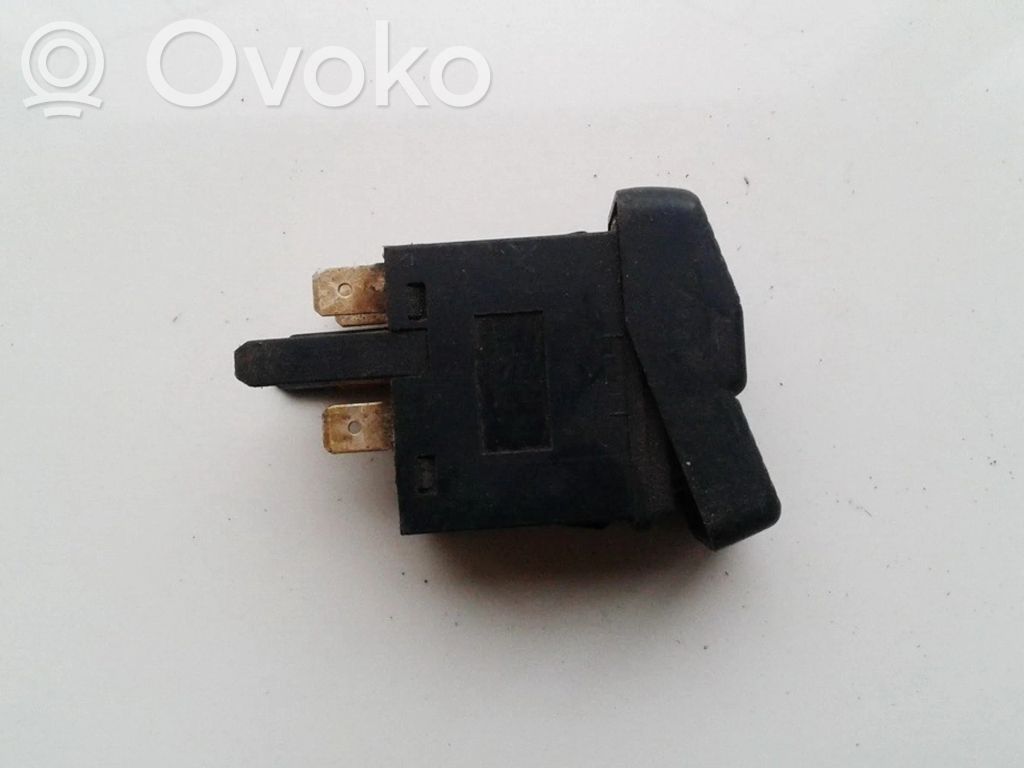 Volkswagen PASSAT B3 Interruttore fendinebbia