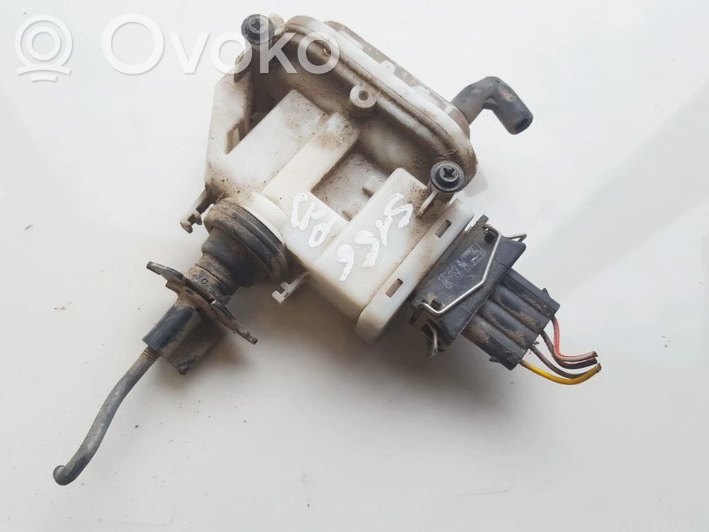 Volkswagen PASSAT B4 Pompă vacuum închidere centralizată 