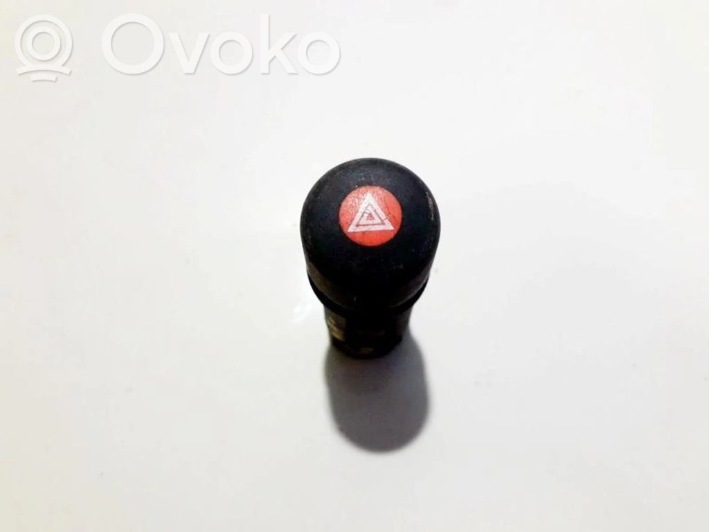 Botón interruptor de luz de peligro   97KG13A350AC,D3L0A,97KG13A350AC,D3L0A