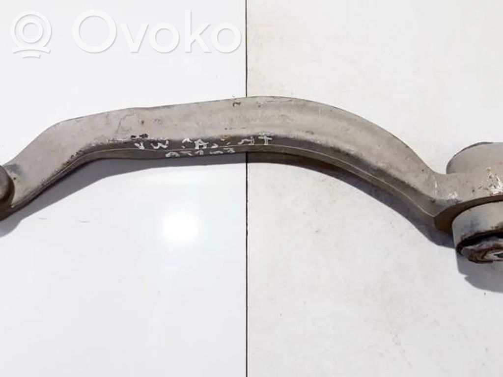 Volkswagen PASSAT B5 Braccio di controllo sospensione anteriore inferiore/braccio oscillante
