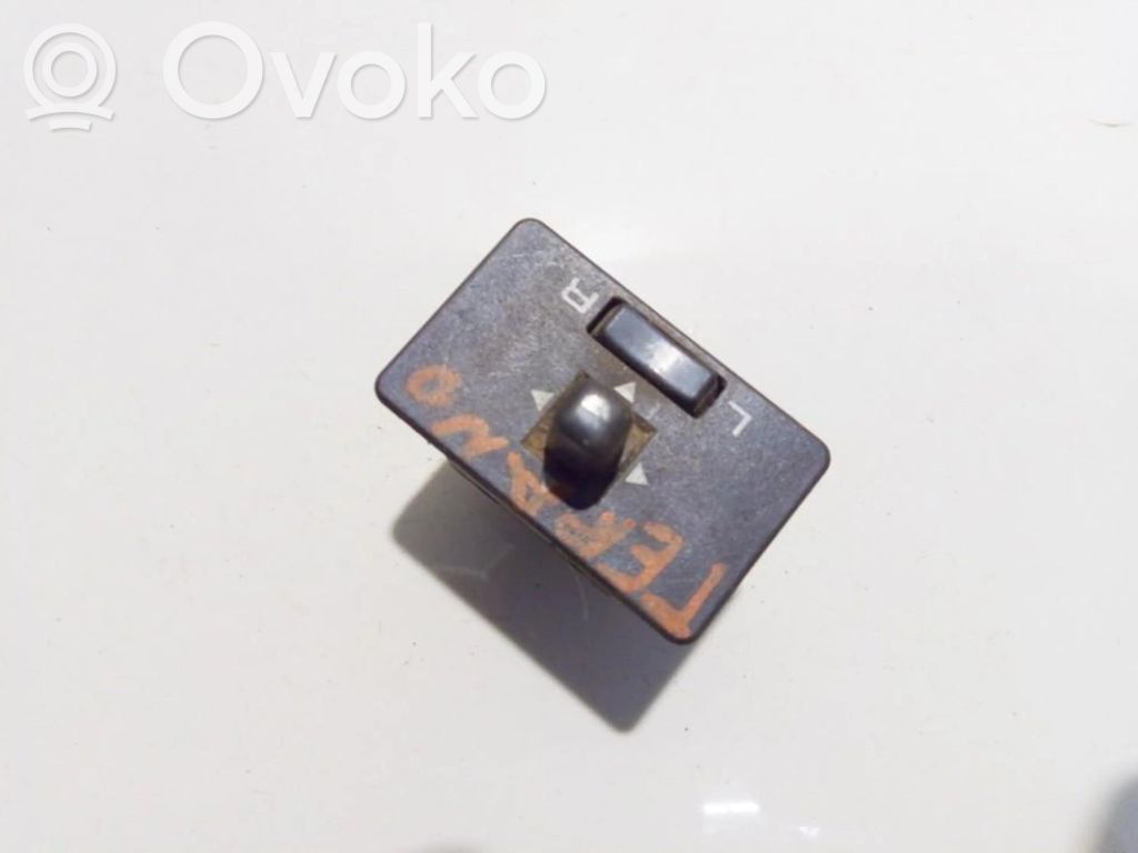 Wing mirror switch