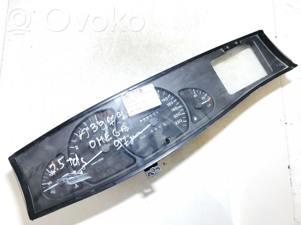 Opel Omega B1 Tachimetro (quadro strumenti) 