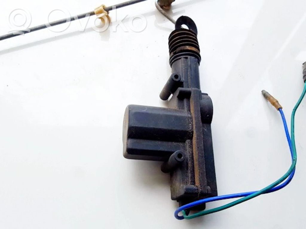 Volkswagen PASSAT B3 Central locking motor 