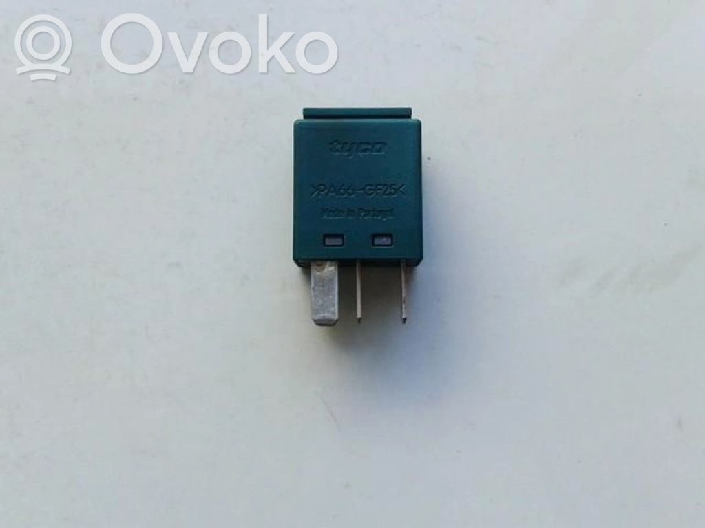 BMW 3 E90 E91 Other relay 