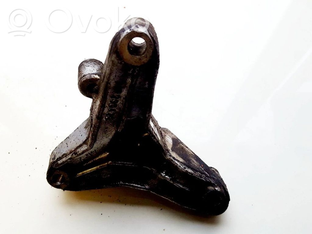 Volvo S40, V40 Engine mounting bracket 