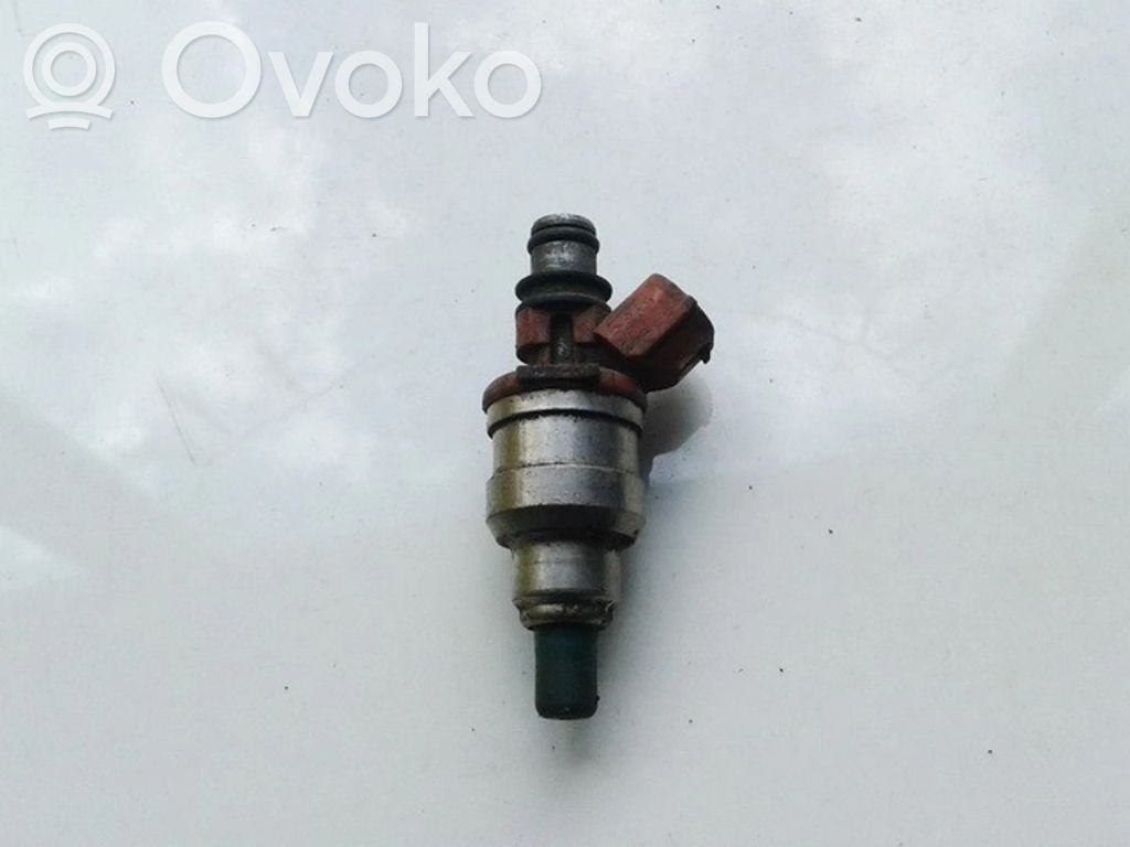 Mazda 323 Polttoainesuutin 