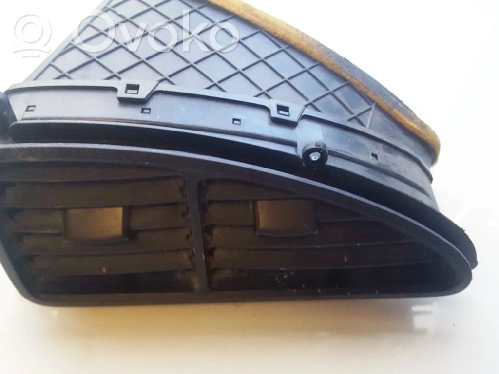 Hyundai Elantra Grilă ventilație/ramă laterală bord 