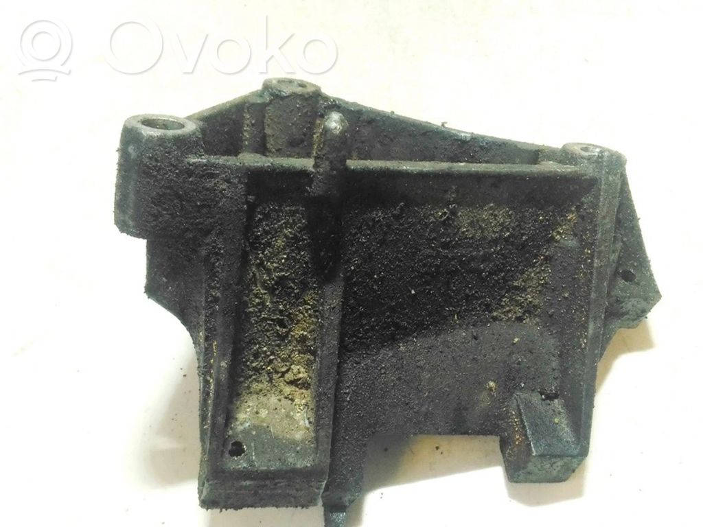 Saab 9-5 Engine mounting bracket 