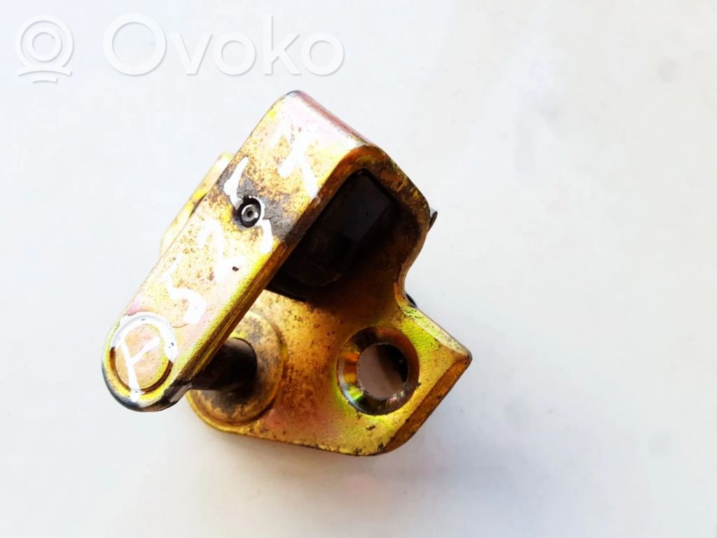 Ford Mondeo Mk III Rygiel zamka drzwi tylnych 