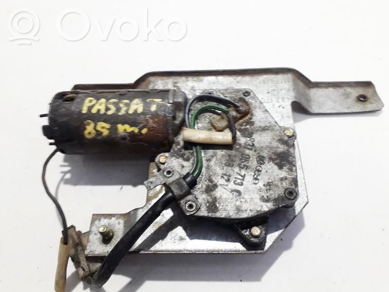 Volkswagen PASSAT B2 Silniczek wycieraczki szyby tylnej 