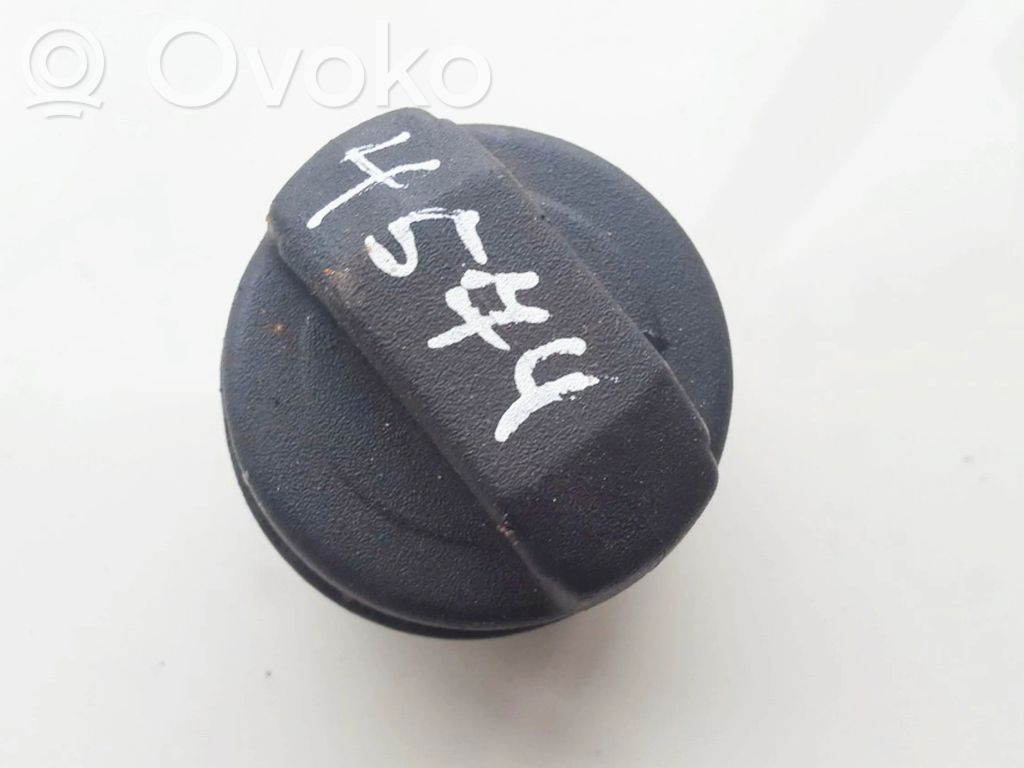 Volkswagen PASSAT B5 Tappo del serbatoio del carburante
