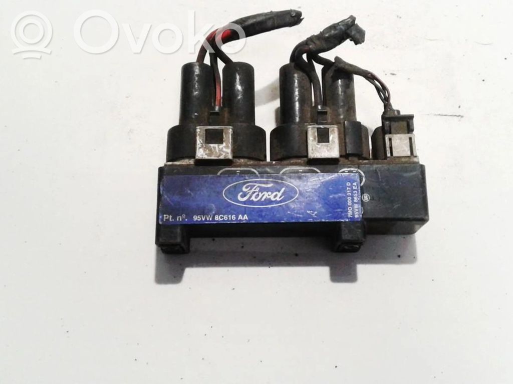 Relais Kühlerlüfter   7MO000317D,95VW8653EA,7MO000317D,95VW8653EA
