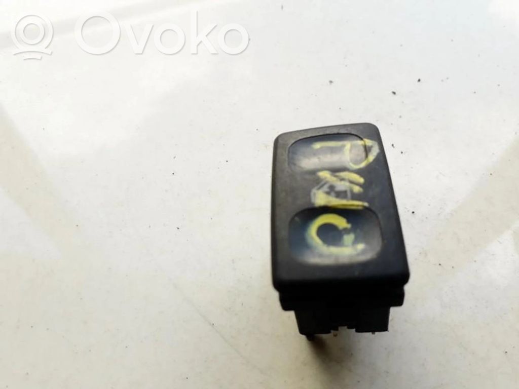 Volkswagen Polo III 6N 6N2 6NF Interruttore di controllo dell’alzacristalli elettrico
