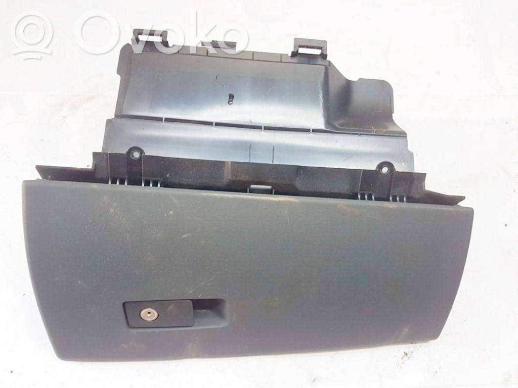 Volvo V70 Handschuhfach 