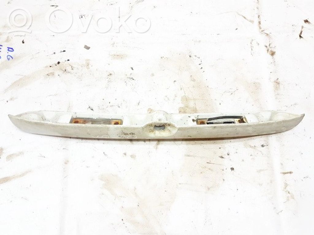 Opel Omega B1 Éclairage de plaque d'immatriculation