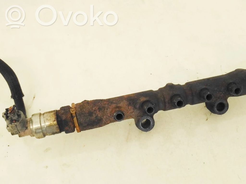 Toyota Avensis T250 Kraftstoffverteiler Einspritzleiste Verteilerrohr 