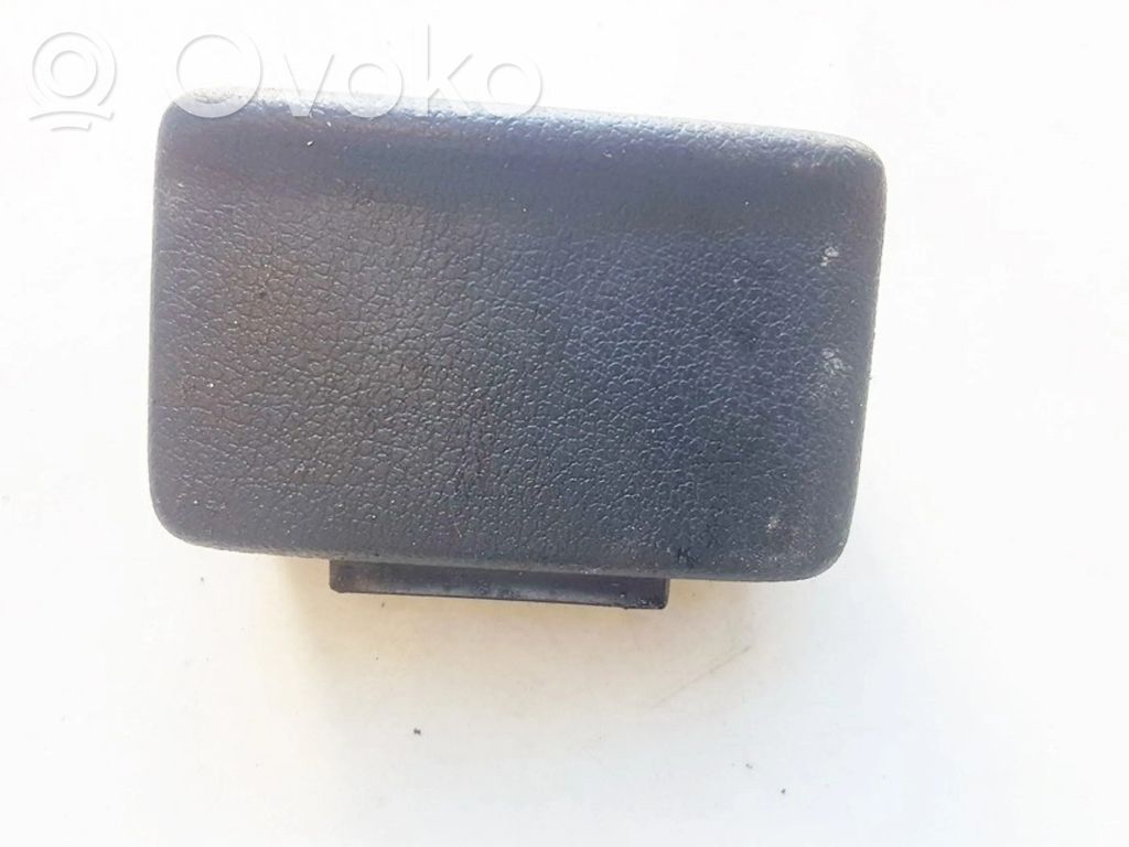 Nissan Sunny Posacenere auto