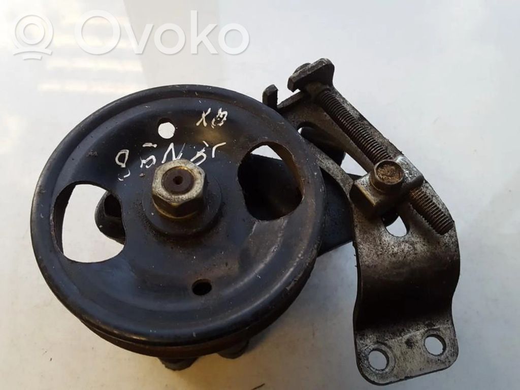Nissan Primera Pompe direction assistée
