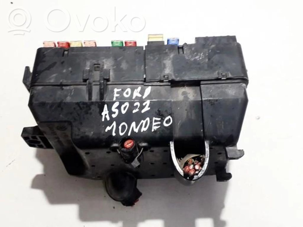 Ford Mondeo Mk III Skrzynka bezpieczników / Komplet