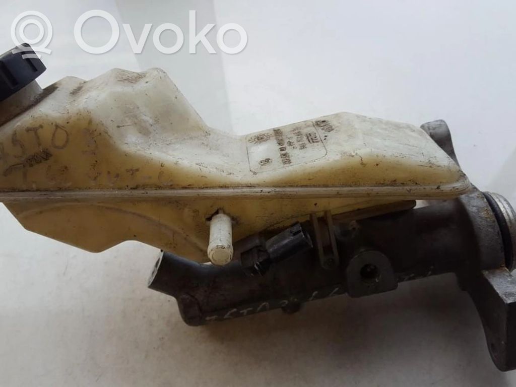 Toyota Corolla E120 E130 Pääjarrusylinteri 