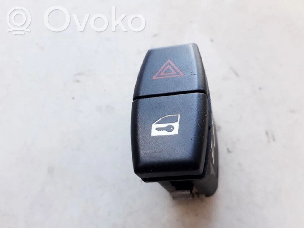 BMW 5 E60 E61 Avārijas lukturu slēdzis 