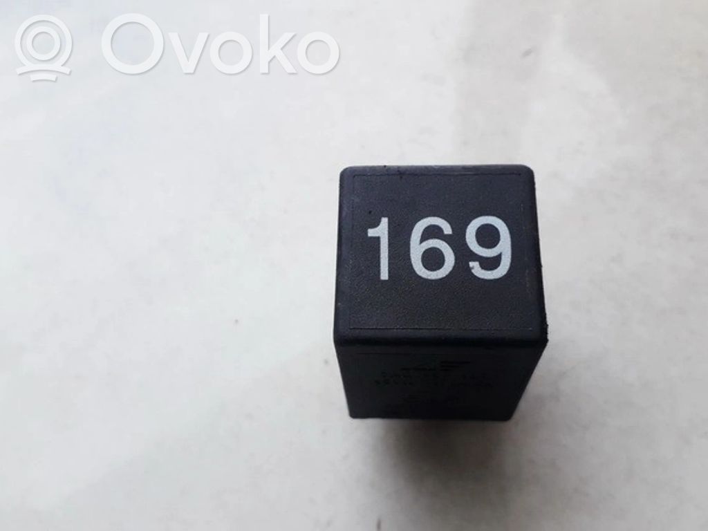 Otros relés   7M0959627,95VW18704AA,7M0959627,95VW18704AA