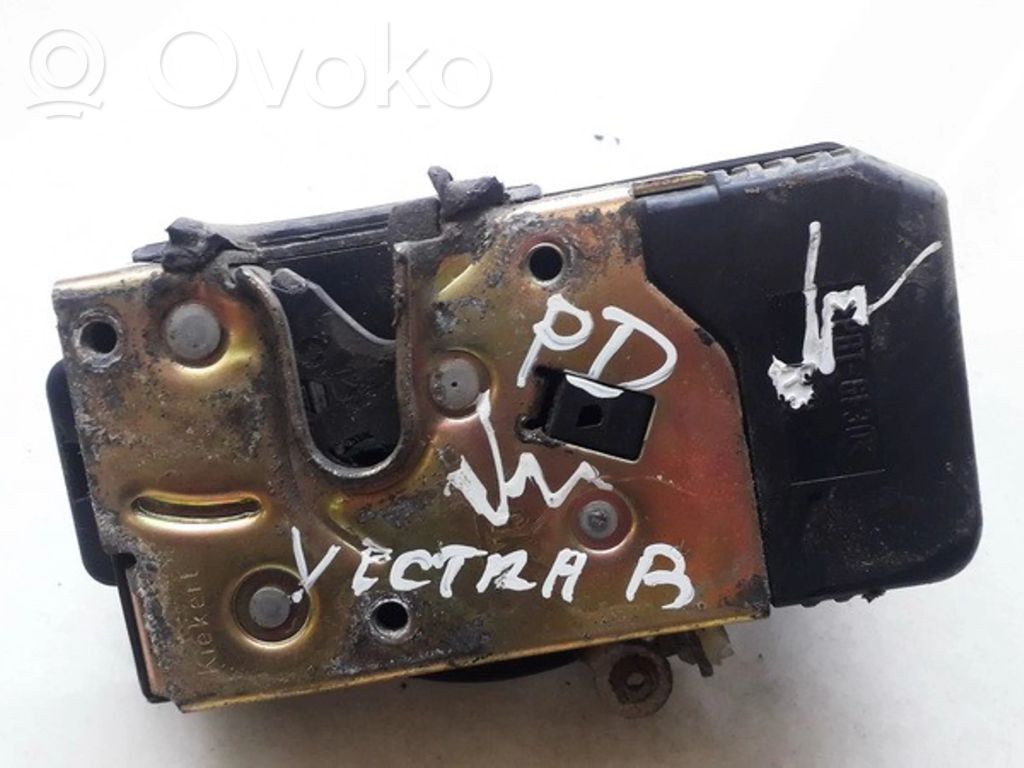 Opel Vectra B Etuoven lukko 