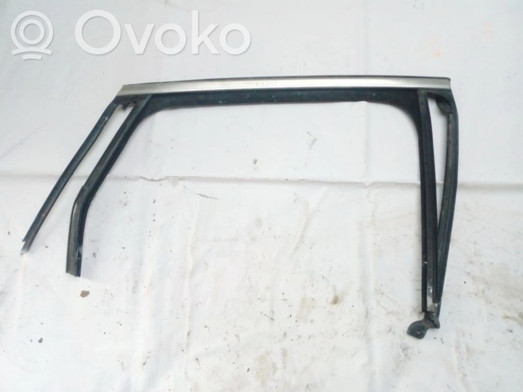 Opel Astra J Gumowa uszczelka drzwi tylnych 