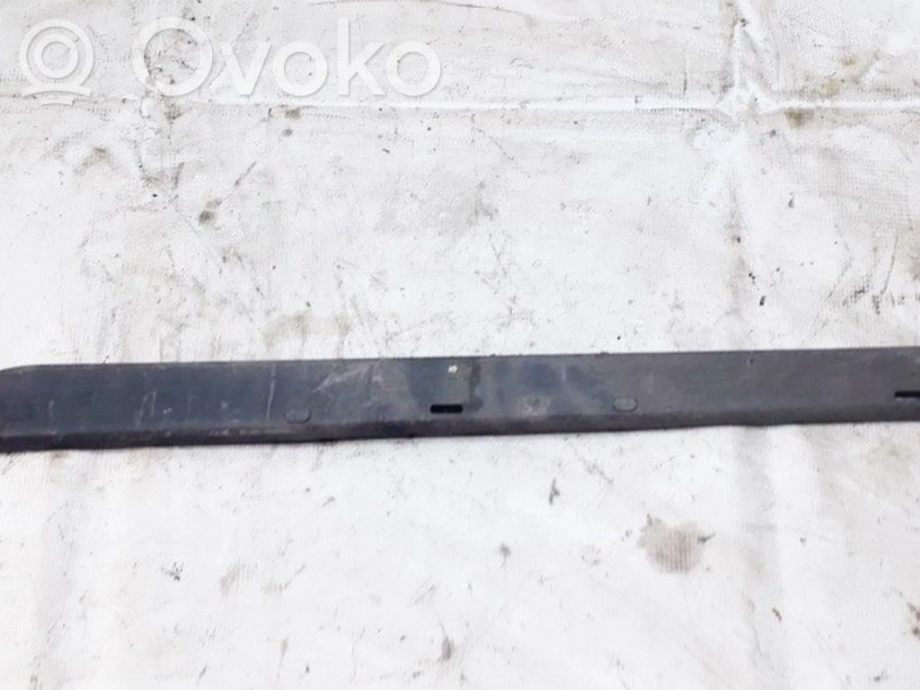 Saab 9-5 Takaoven lista (muoto) 